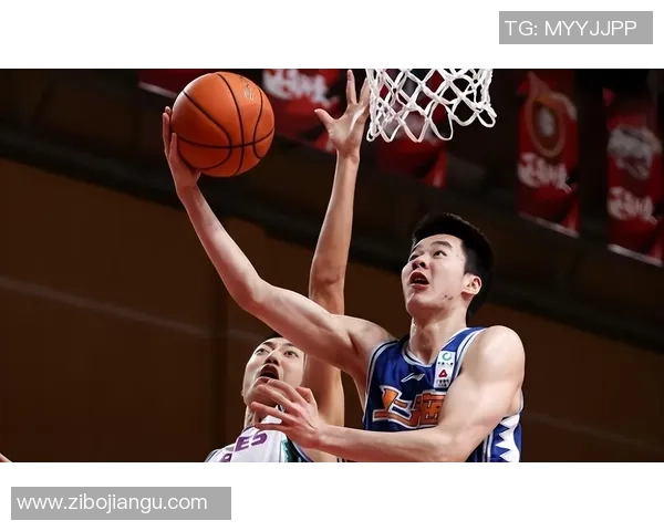 郭昊文：从篮球新星到职业生涯的璀璨之路探索与成长